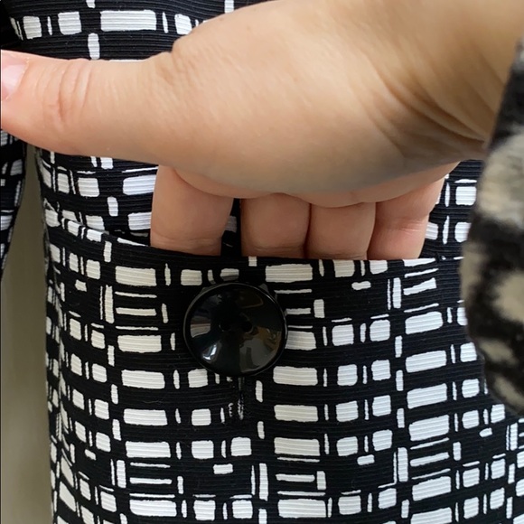 Jones New York cropped black/white blazer - Picture 3 of 8